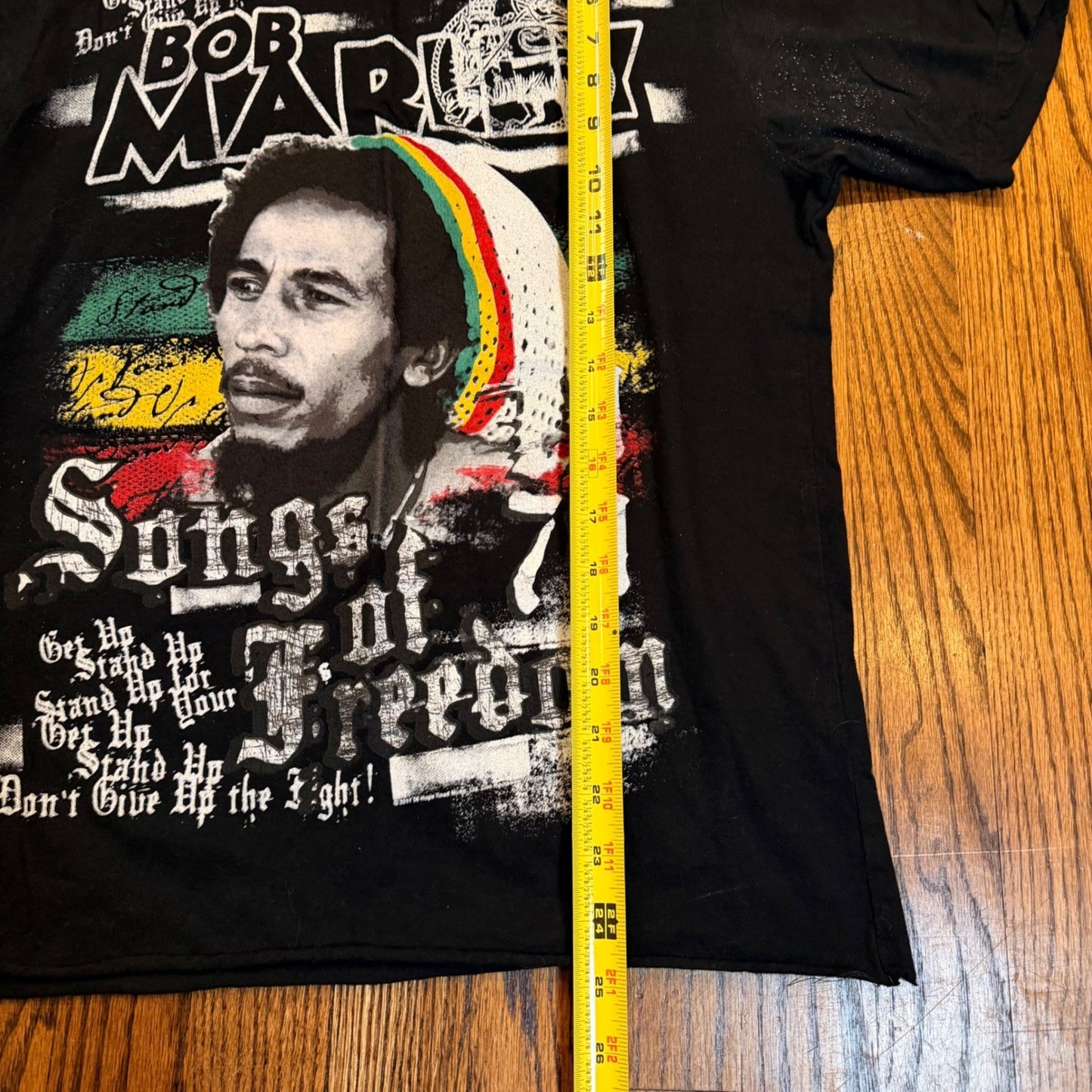 Bob Marley Songs of Freedom Graphic T-Shirt Cropped Medium Black