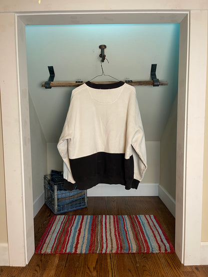 Vintage La Mode Two-Tone Crewneck Sweatshirt – Black & Cream Pullover | The Attic Clothing