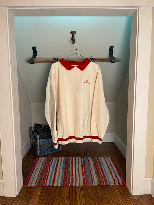 Vintage Inn at Spanish Head Crewneck Sweatshirt – Cream & Red Retro Pullover | The Attic Clothing