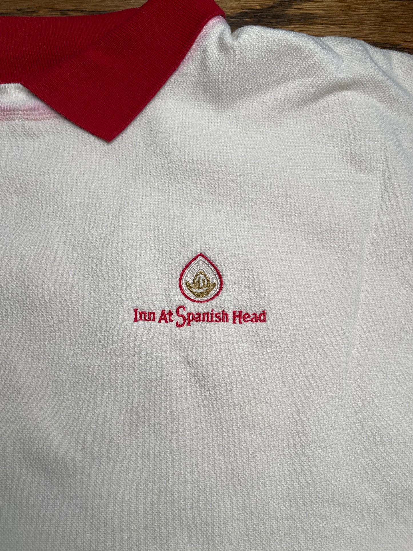 Vintage Inn at Spanish Head Crewneck Sweatshirt – Cream & Red Retro Pullover | The Attic Clothing