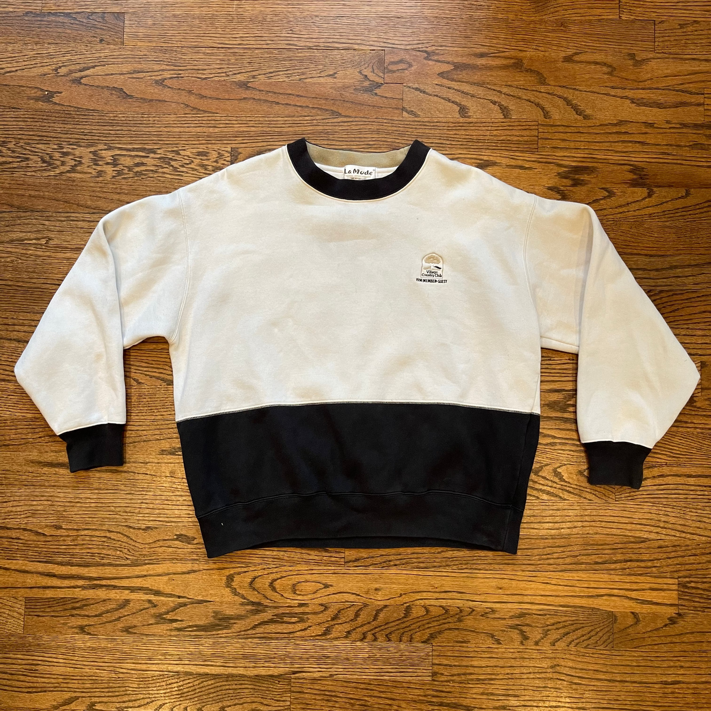 Vintage La Mode Two-Tone Crewneck Sweatshirt – Black & Cream Pullover | The Attic Clothing