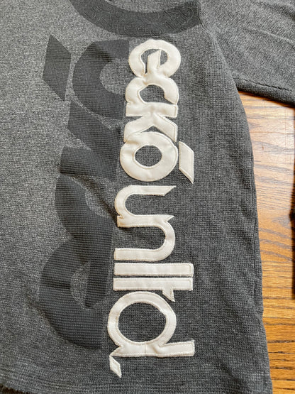 Ecko Unltd. Grey Long Sleeve Graphic Tee – 2000s Streetwear Classic | The Attic Clothing