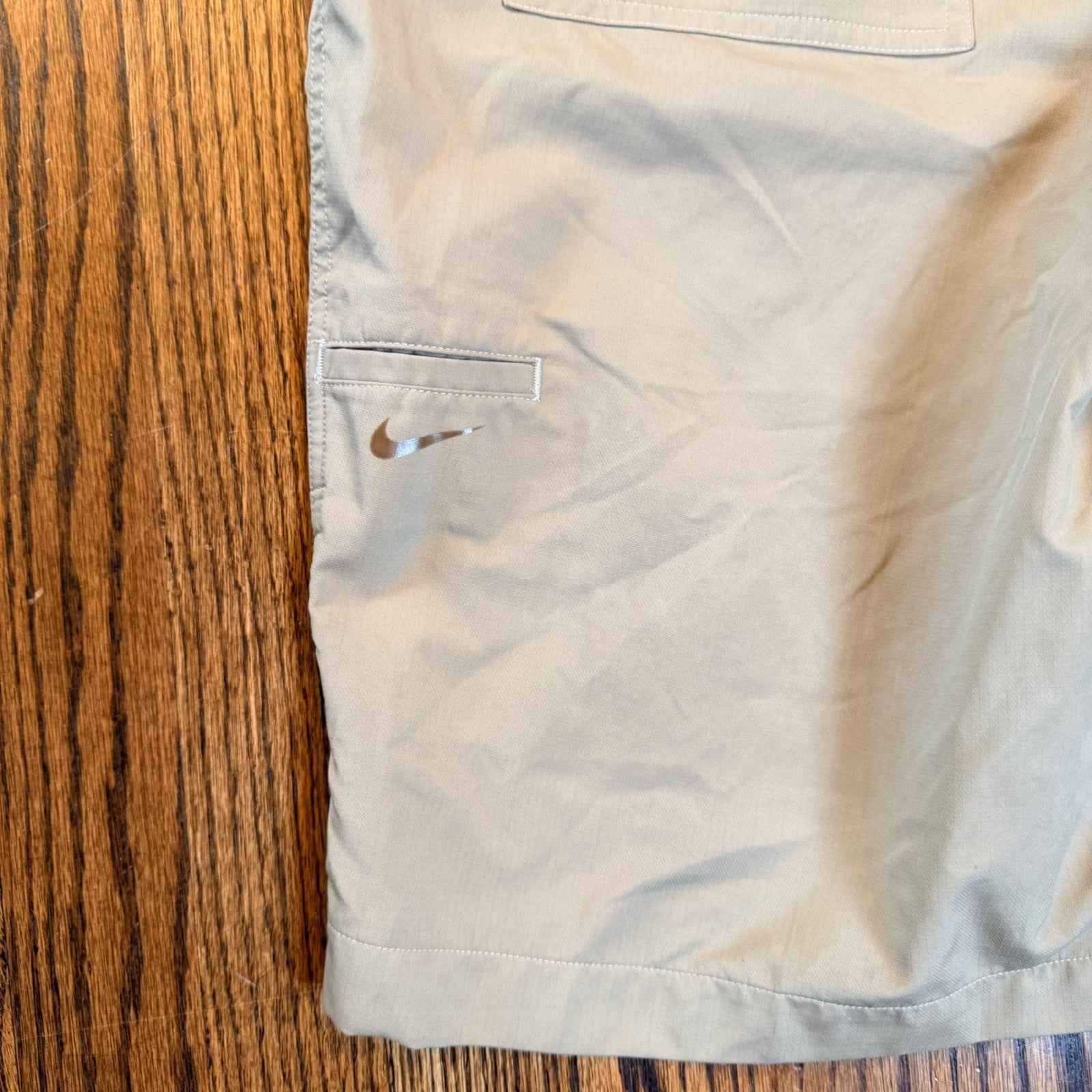 Nike Golf Dri-FIT Shorts Performance Khaki Tan Size 40 Lightweight Preppy Casual