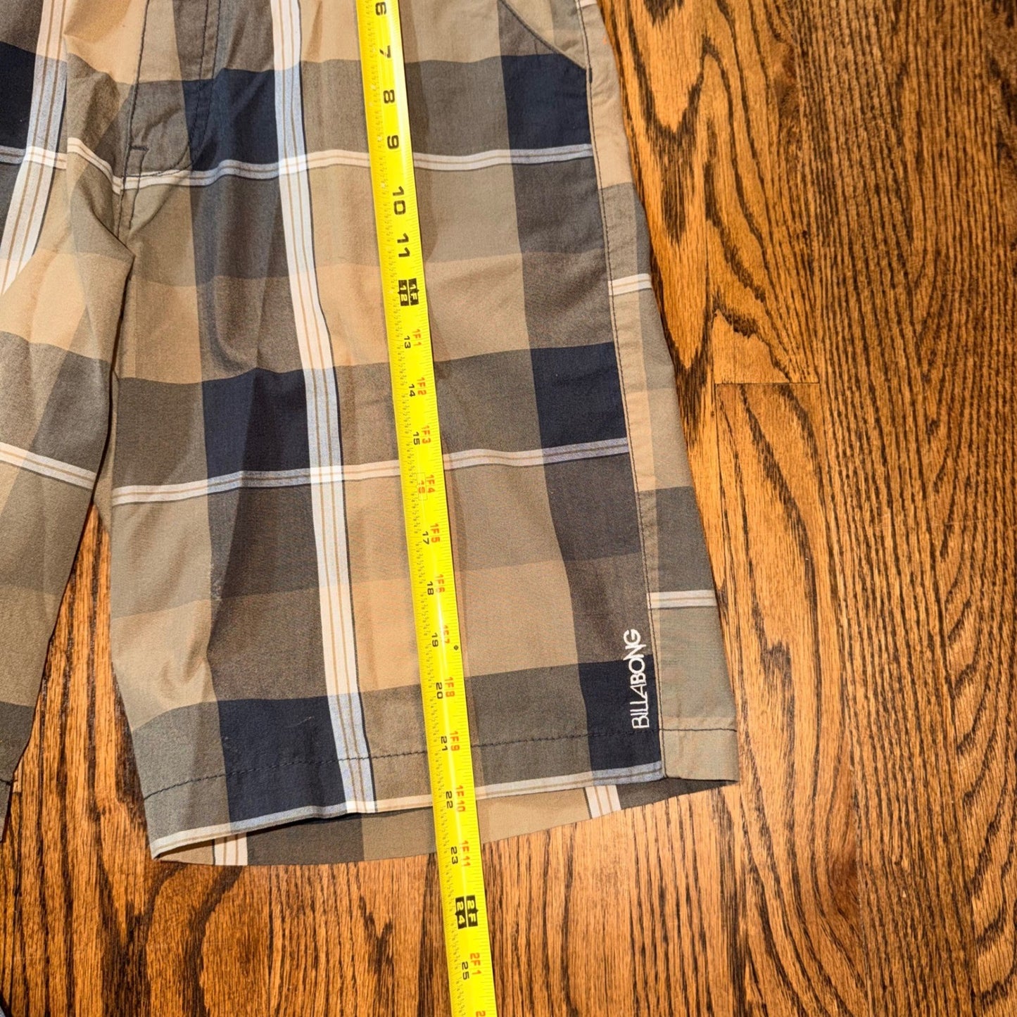 Billabong Built to Thrash Plaid Walk Shorts Size 30 Brown Navy Blue