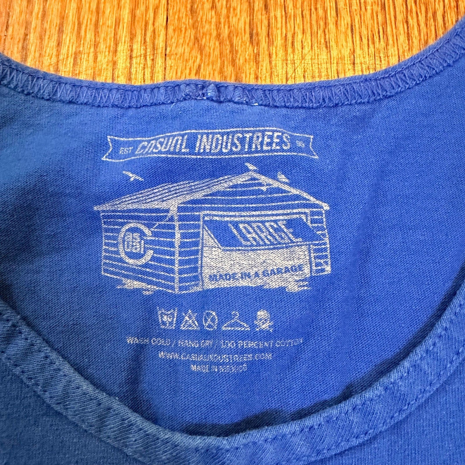 Casual Industrees Sea Town Seattle Graphic Tank Top Sz L Blue Green Space Needle