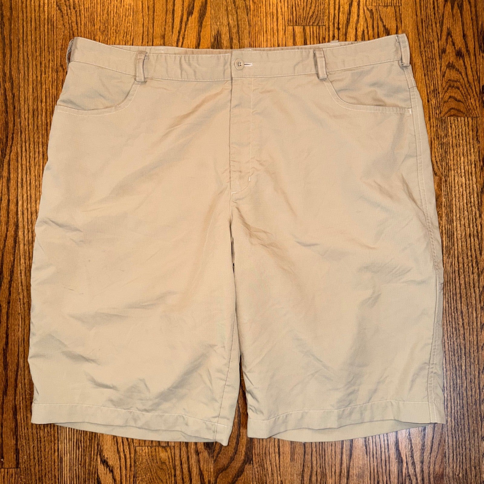 Nike Golf Dri-FIT Shorts Performance Khaki Tan Size 40 Lightweight Preppy Casual
