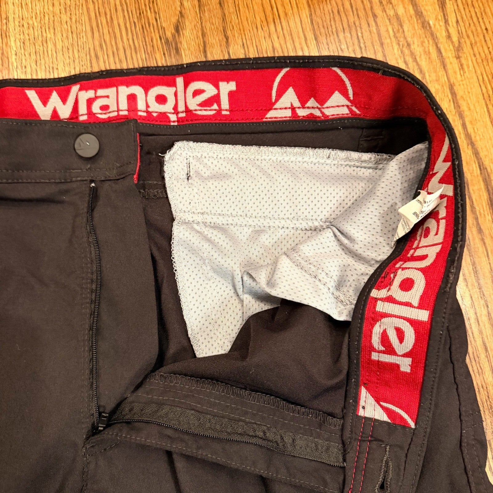 Wrangler Pants Men's 33x30 Black Flex Waist Cargo Hiking Straight 10NW788NB