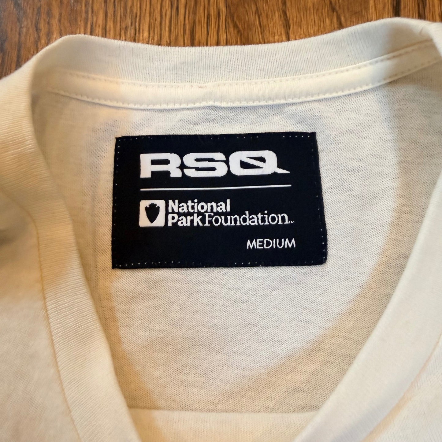 RSQ National Park Foundation Yellowstone Wyoming Graphic Tee Size M Cream