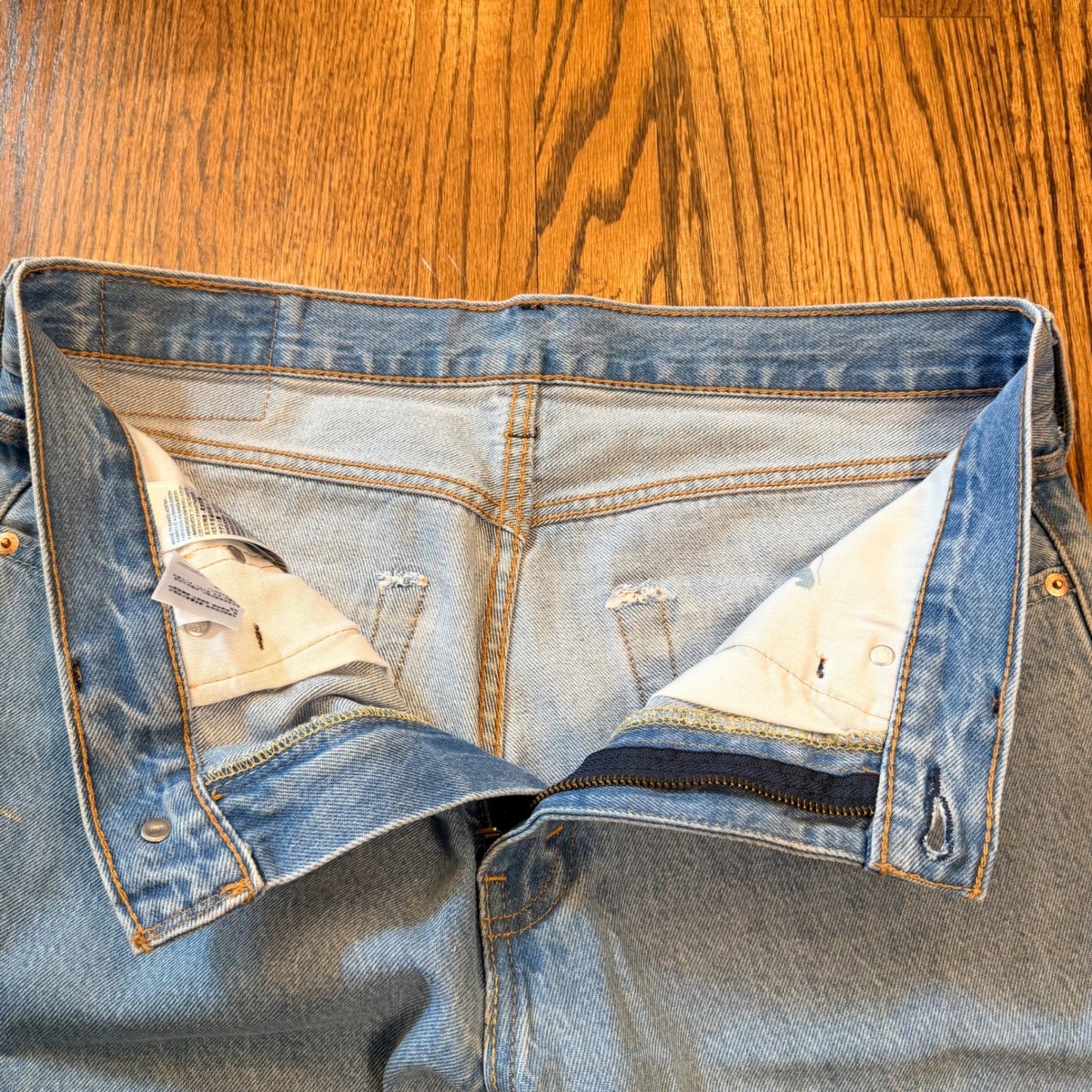 Levi's 469 Loose Fit Denim Shorts Paint Splatter Light Wash 32 Blue Jorts Y2K
