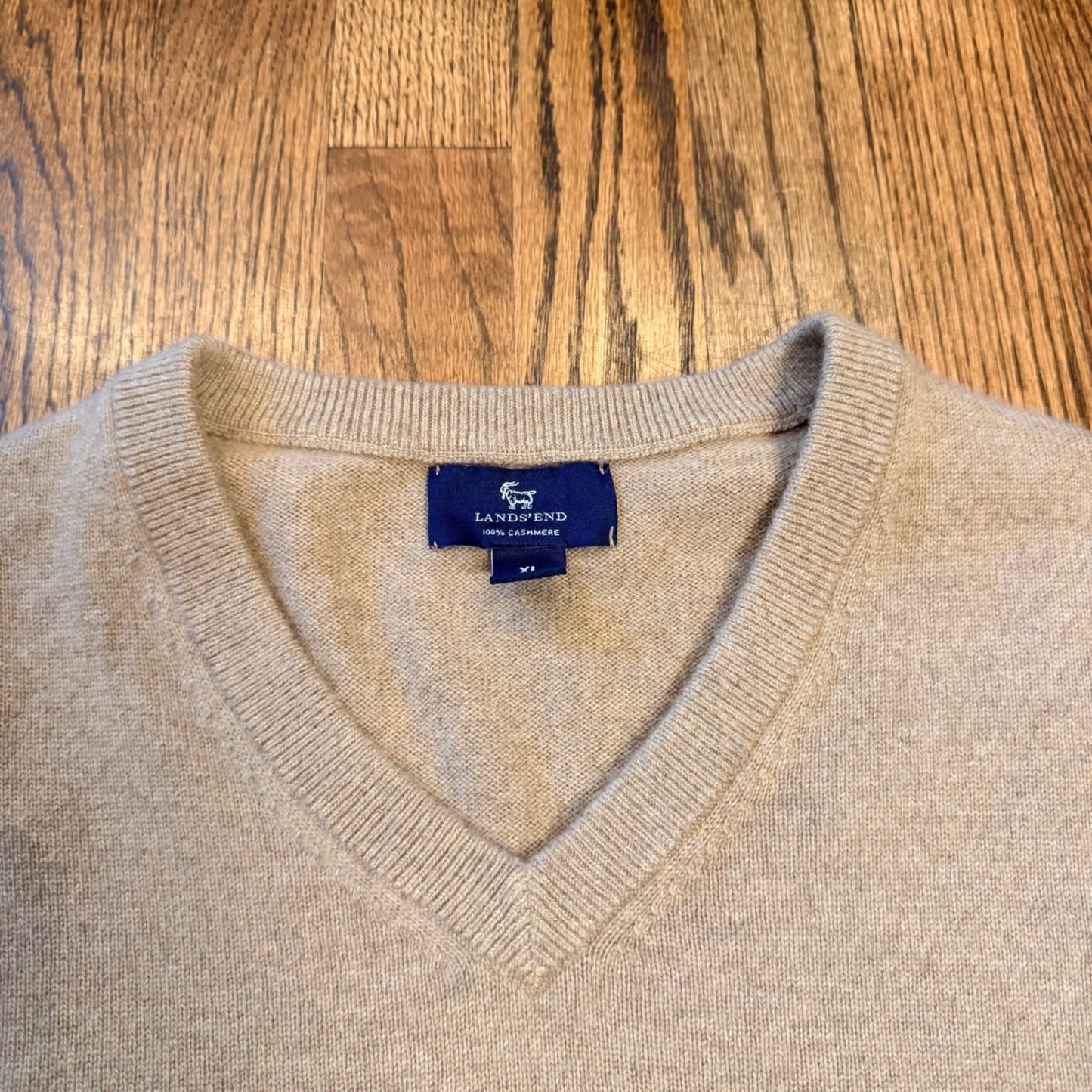 Lands' End 100% Cashmere V-Neck Sweater Soft Knit XL Tan Beige Soft Warm