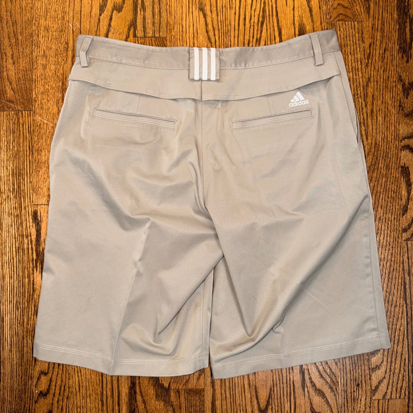 Adidas ClimaCool Golf Shorts Performance Khaki Tan 34 Mens Lightweight Preppy