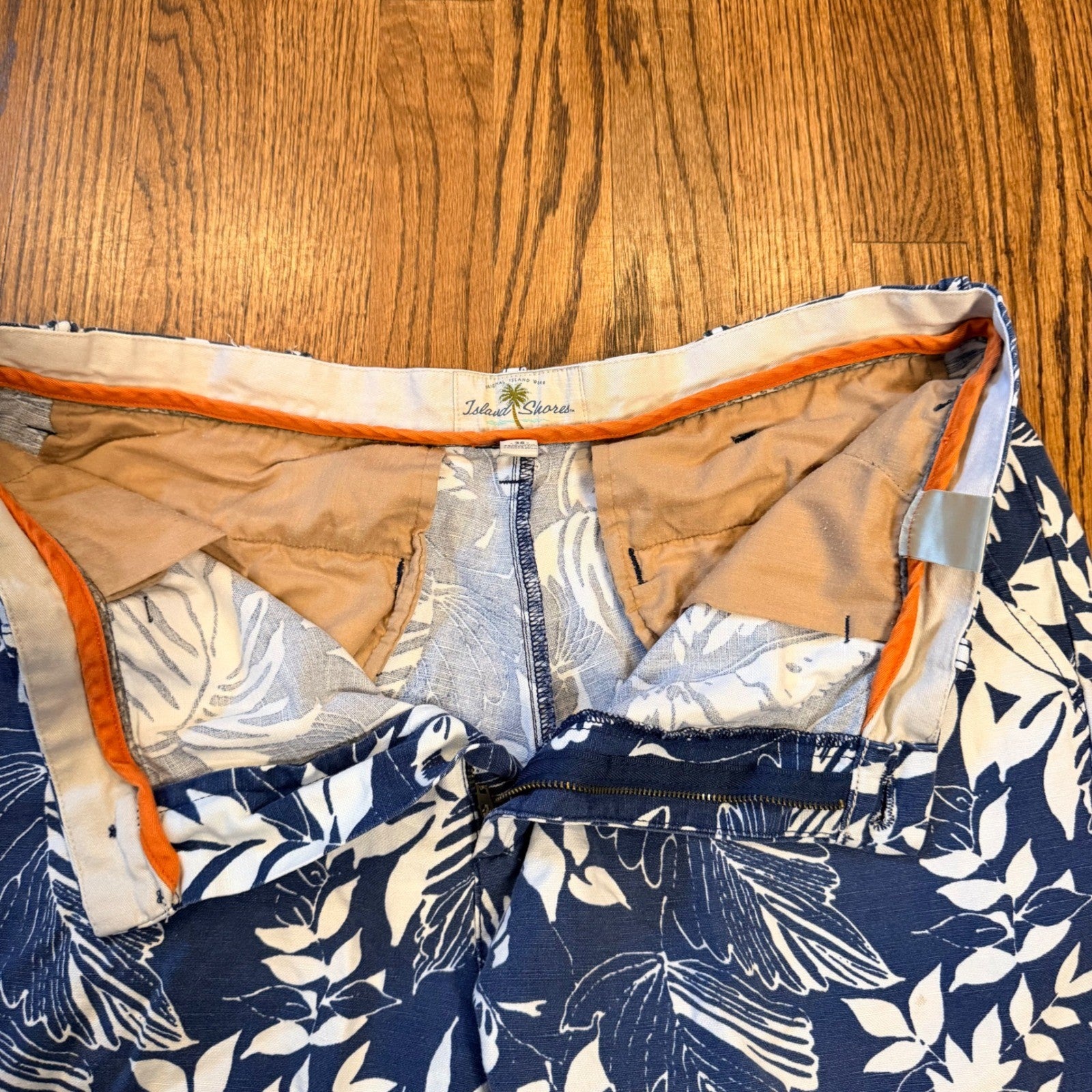 Island Shores Linen Blend Tropical Leaf Print Shorts Size 36 Blue White Aloha