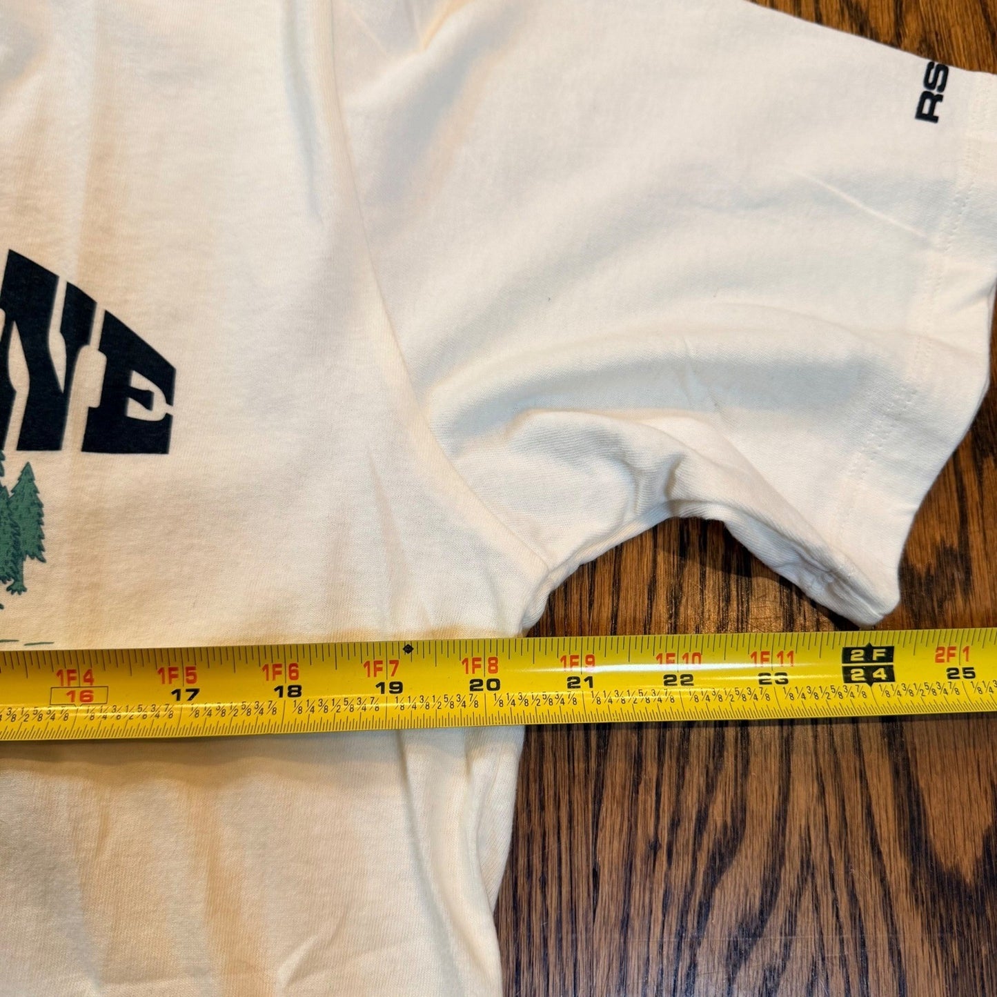 RSQ National Park Foundation Yellowstone Wyoming Graphic Tee Size M Cream