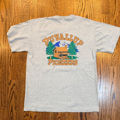 Puyallup Pioneers Pathfinders Graphic T-Shirt Gray Cabin Mountain Small/Medium
