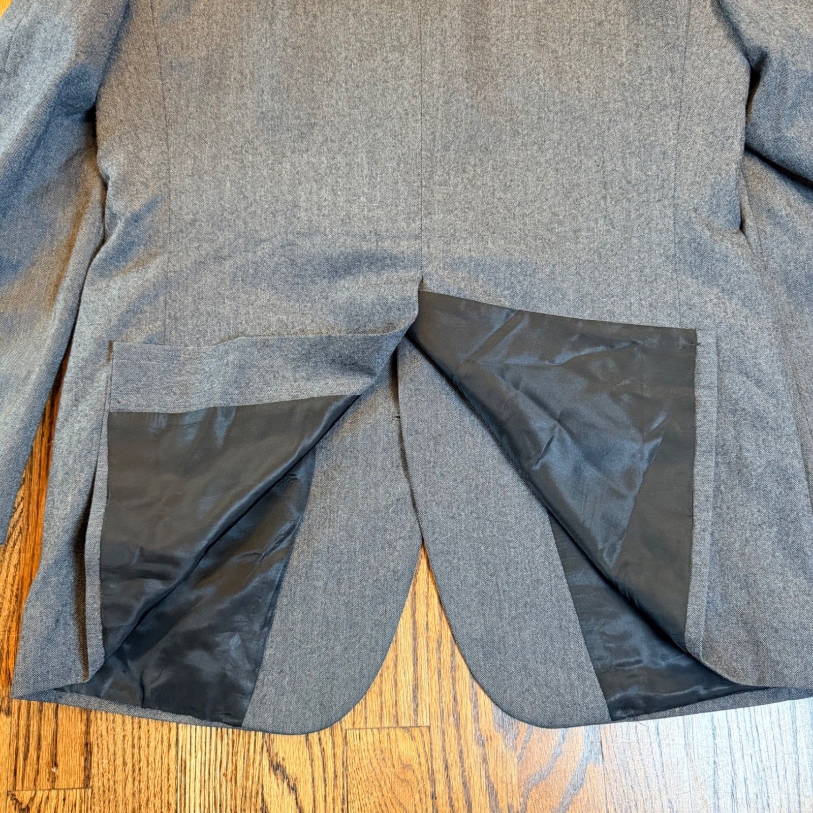 Burberrys Vintage Herringbone Wool Blazer Sport Coat Gray Mens L Preppy