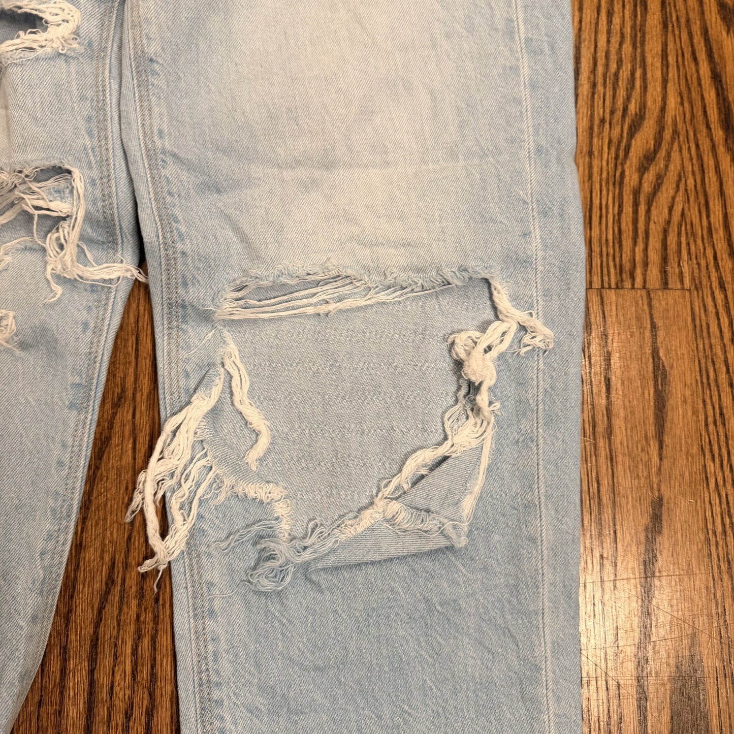 American Eagle Mom Jeans Size 0 Ripped Distressed Light Wash Denim Y2K