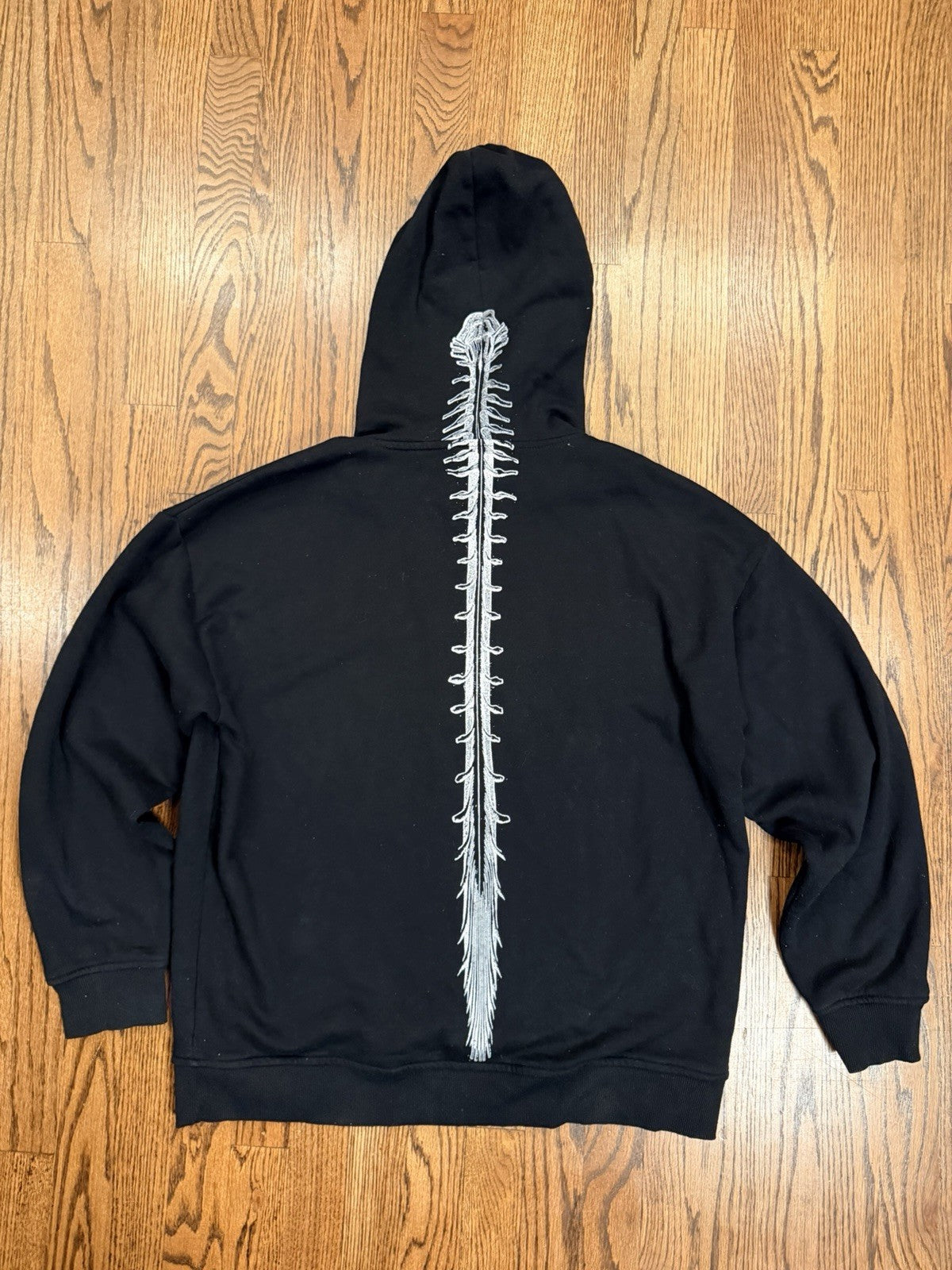 Forever 21 Men's Size M Black Hoodie With Snake & Spinal Design Excellent