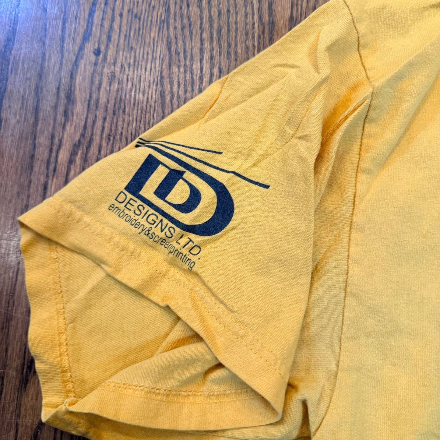 Vintage Smokin Joes Trucking Yakima WA Pocket T-Shirt XL Yellow Sleeve Graphic