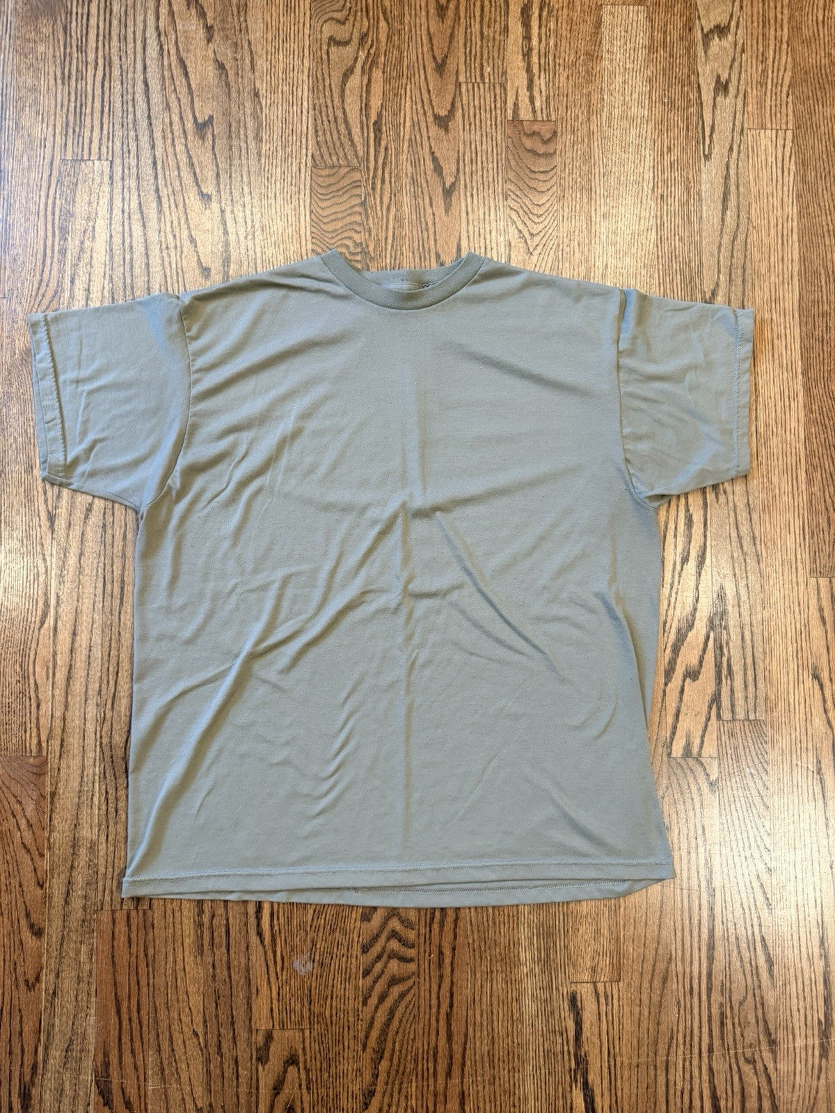 Military Issue Training T-Shirt Green Size Large Army PT Tee 23x28 USA MilSurp