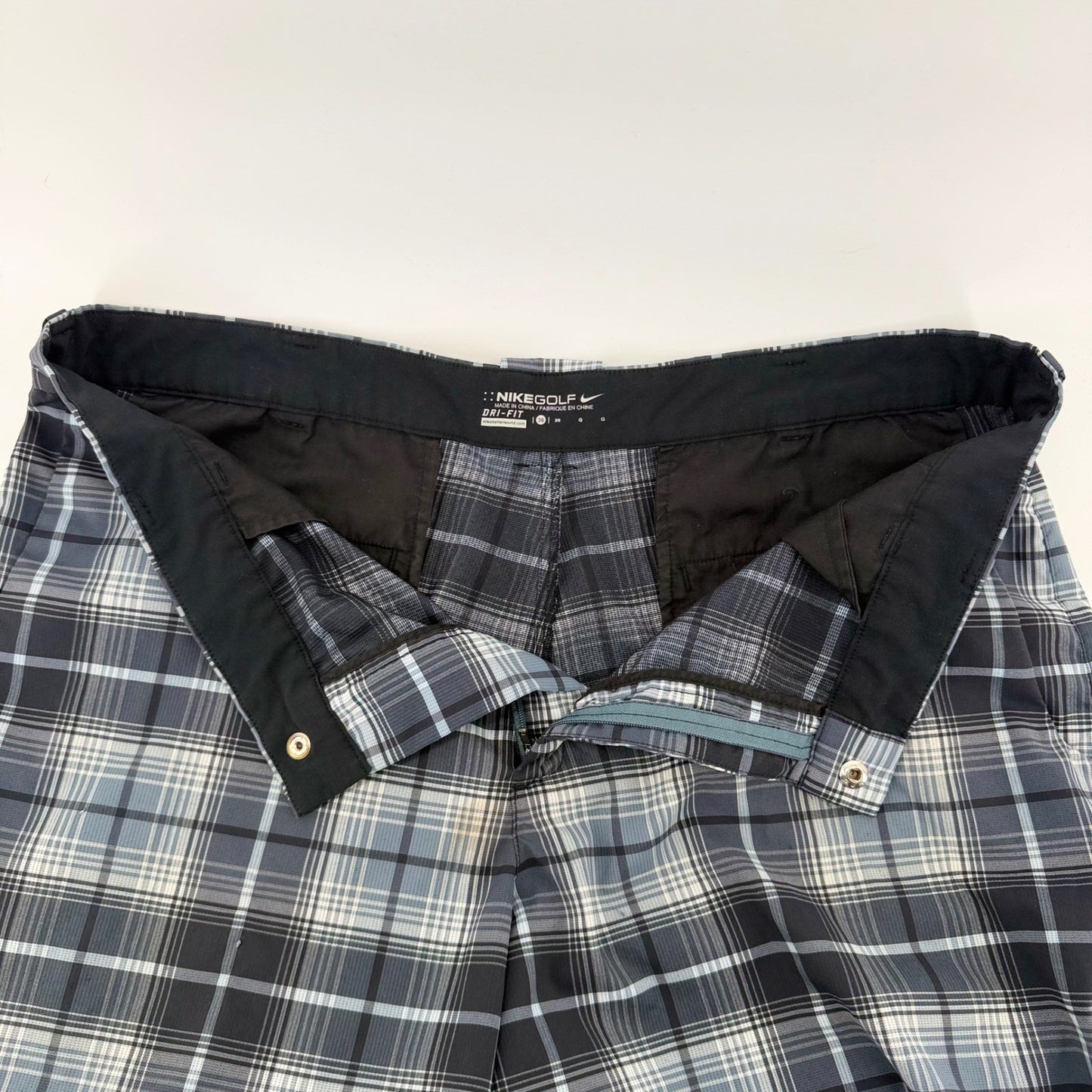 Nike Golf Dri-FIT Plaid Shorts Athletic Performance Grey Black 36 Mens Preppy