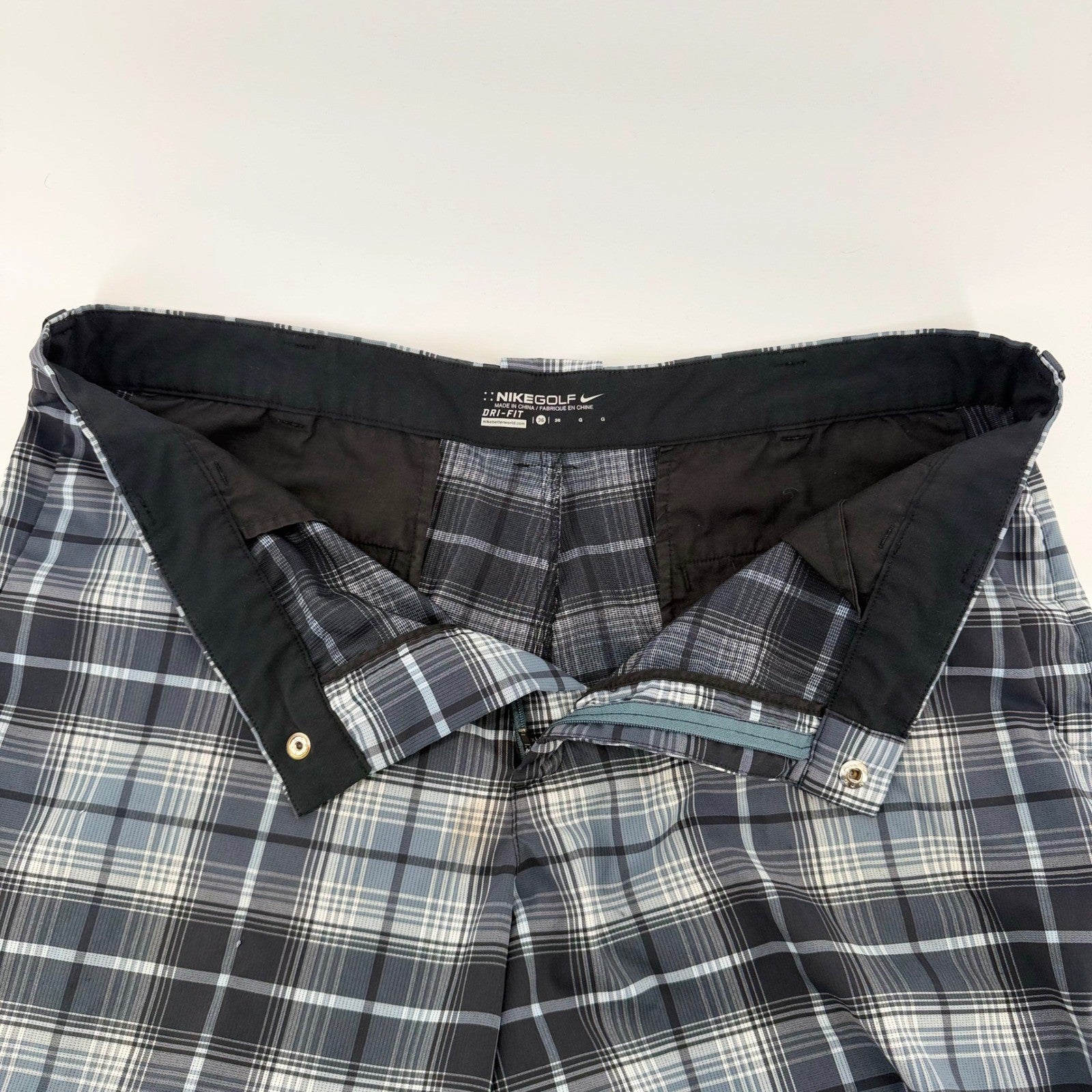 Nike Golf Dri-FIT Plaid Shorts Athletic Performance Grey Black 36 Mens Preppy