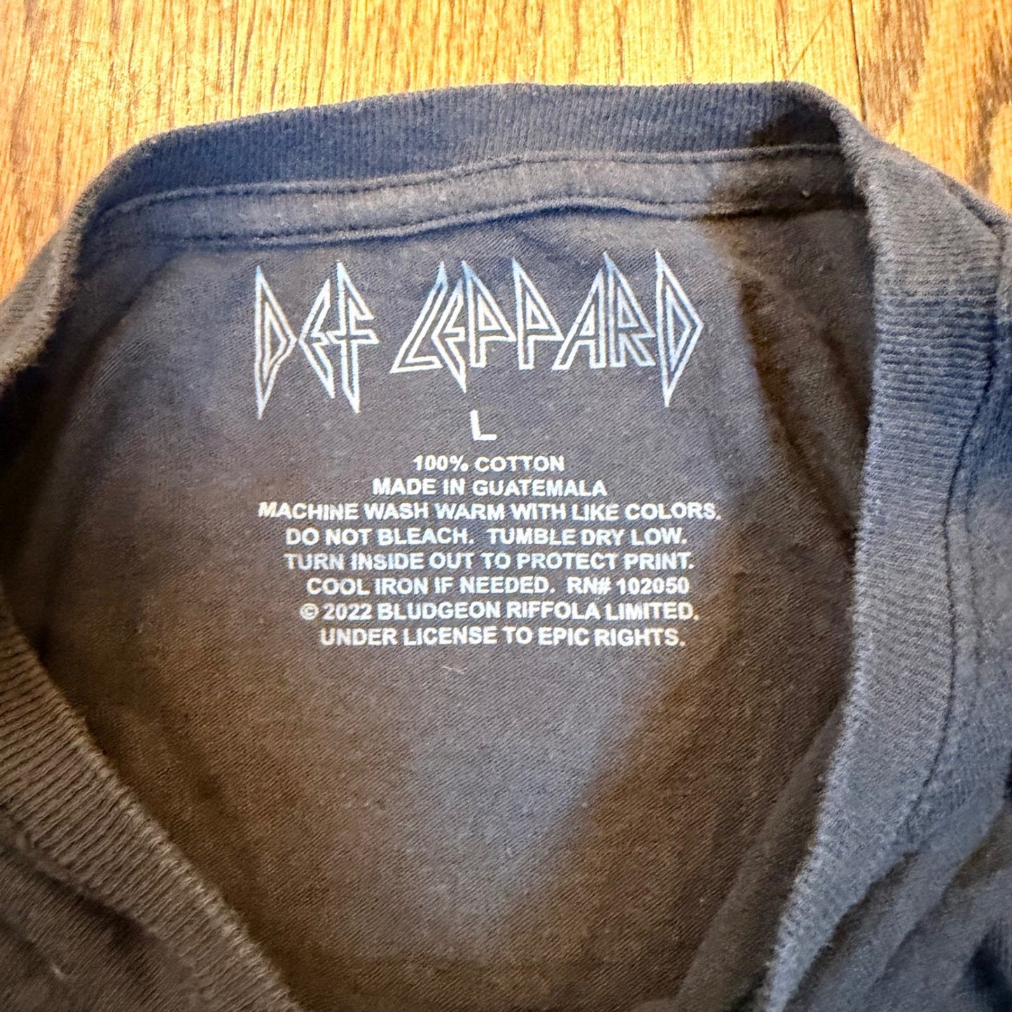 Def Leppard Graphic Band T-Shirt Leopard Rock Logo Size Large Black