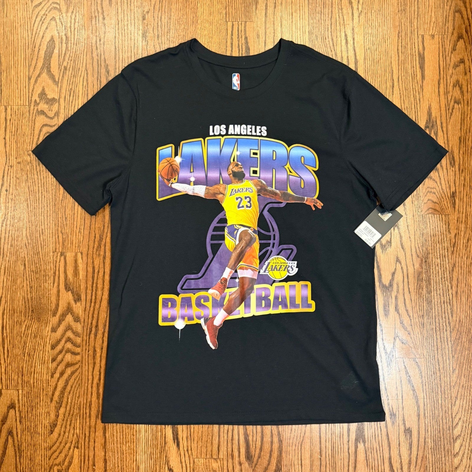NBA Los Angeles Lakers LeBron James Graphic T-Shirt Large Black NWT