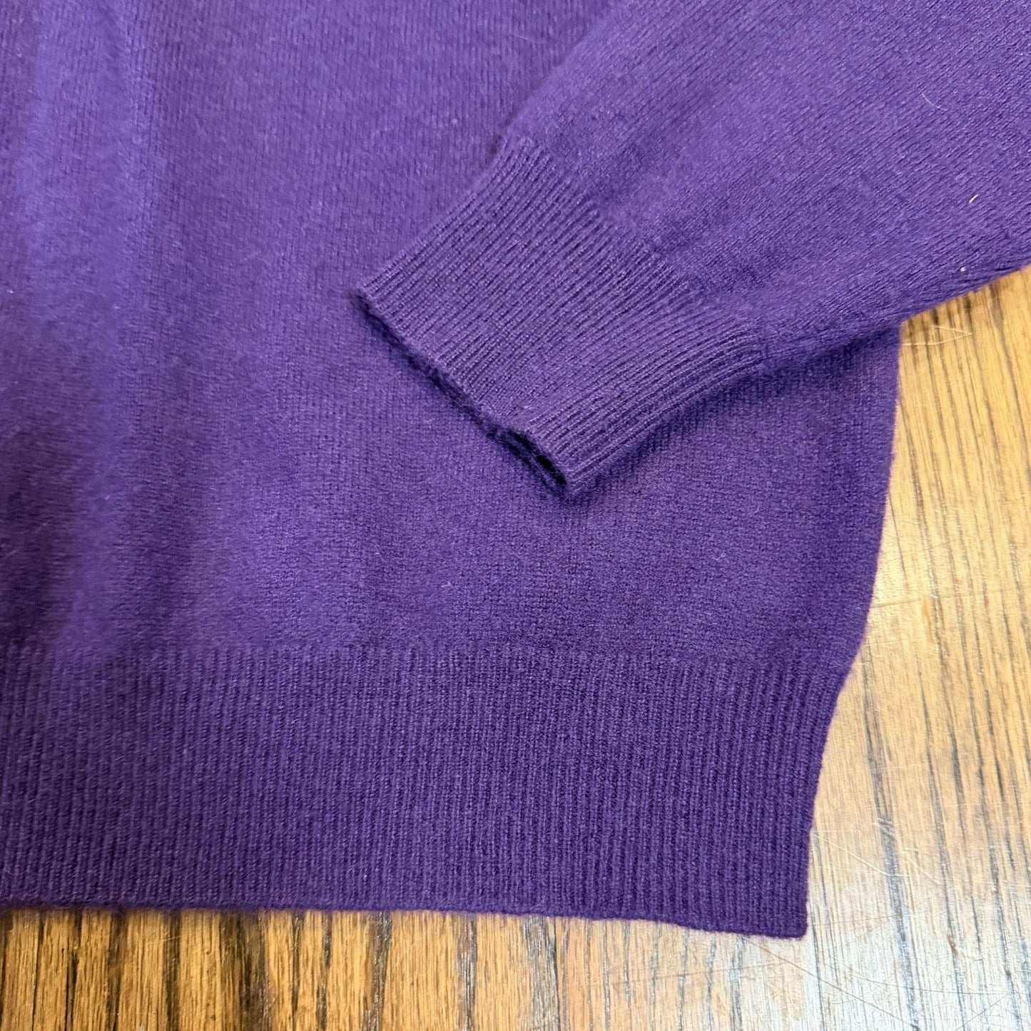 Club Room Estate Cashmere V-Neck Sweater 100% 2-Ply Knit Size M Purple