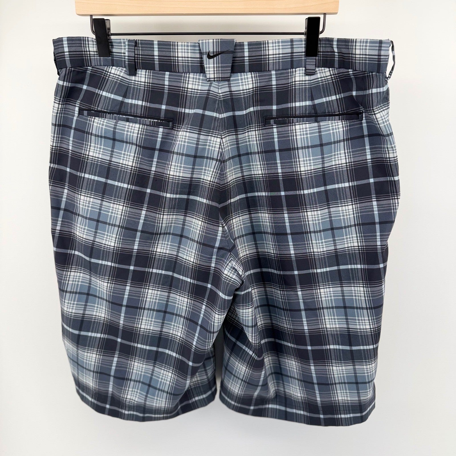 Nike Golf Dri-FIT Plaid Shorts Athletic Performance Grey Black 36 Mens Preppy