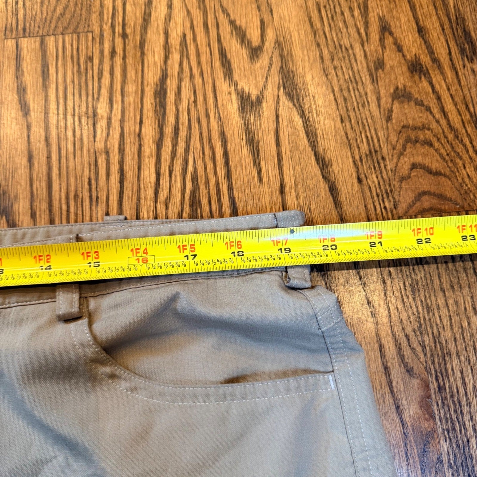 Nike Golf Dri-FIT Shorts Performance Khaki Tan Size 40 Lightweight Preppy Casual