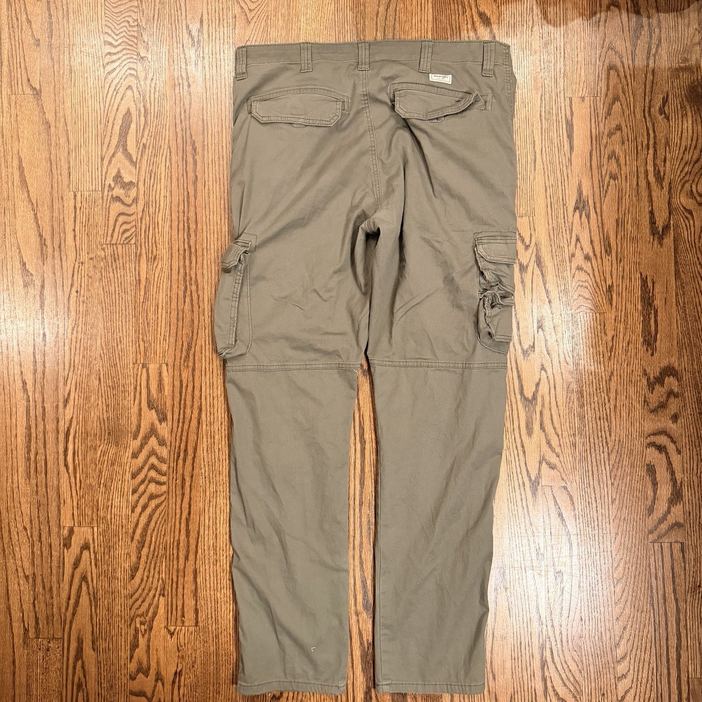 Wrangler Men's Stretch Taper Leg Regular Fit Cargo Pant Green 38x32