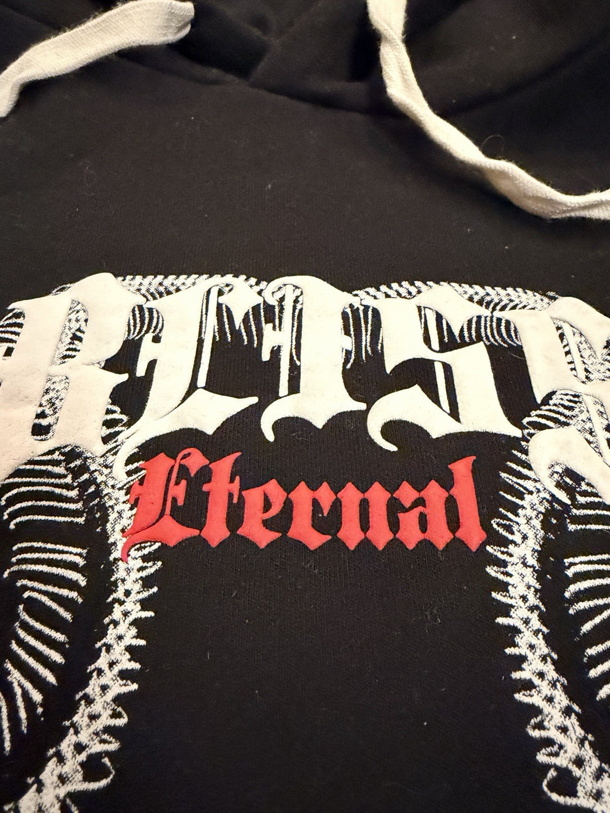Forever 21 Men's Size M Black Hoodie With Snake & Spinal Design Excellent