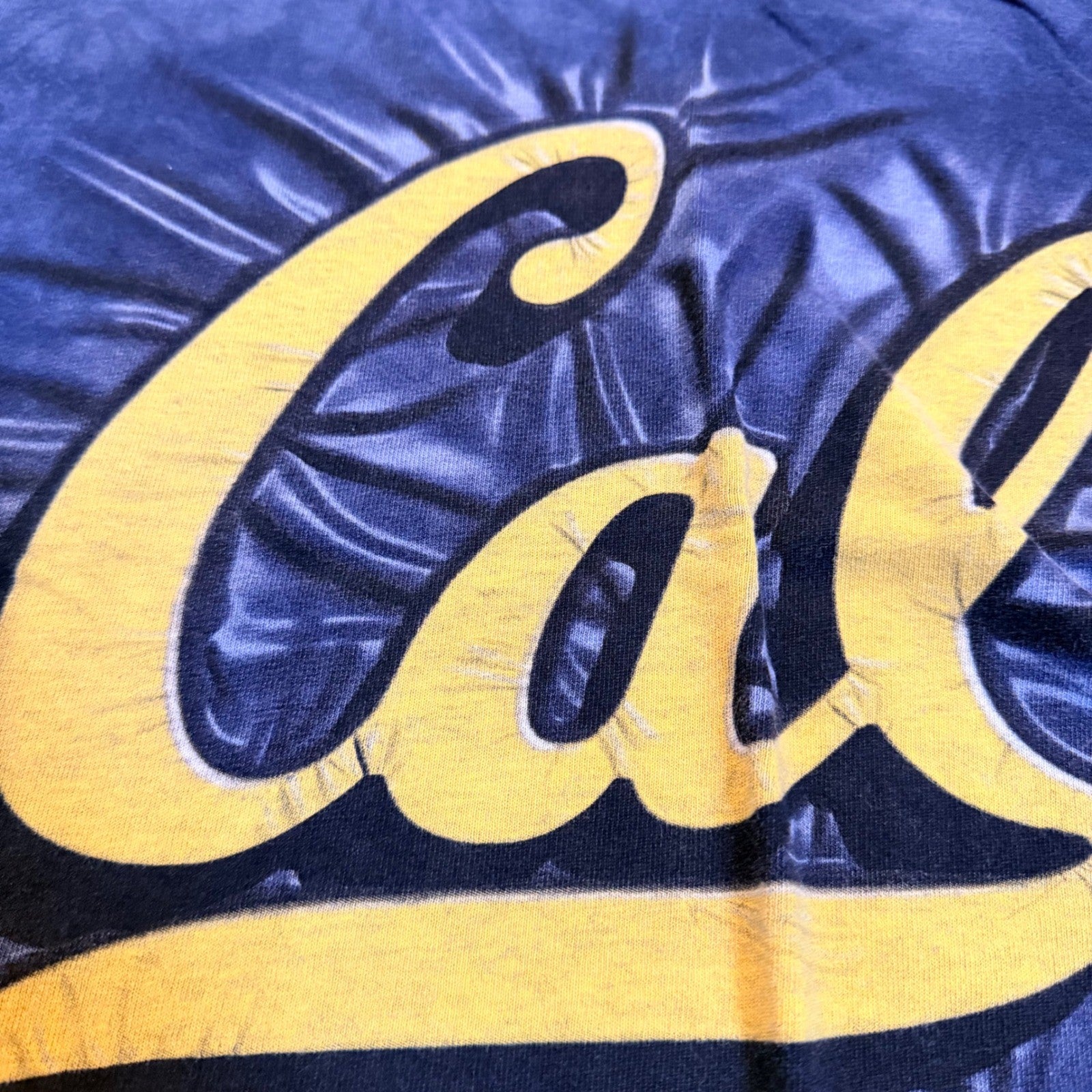 The Mountain Cal Berkeley Golden Bears Tie Dye T-Shirt Small Blue NCAA Graphic