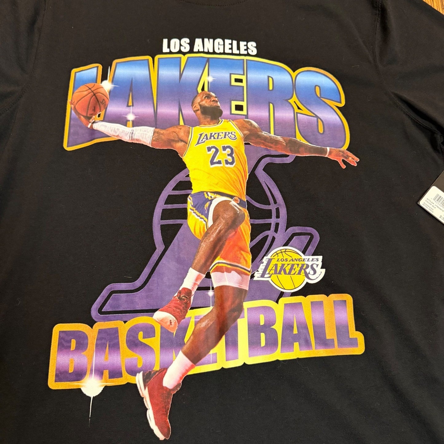 NBA Los Angeles Lakers LeBron James Graphic T-Shirt Large Black NWT