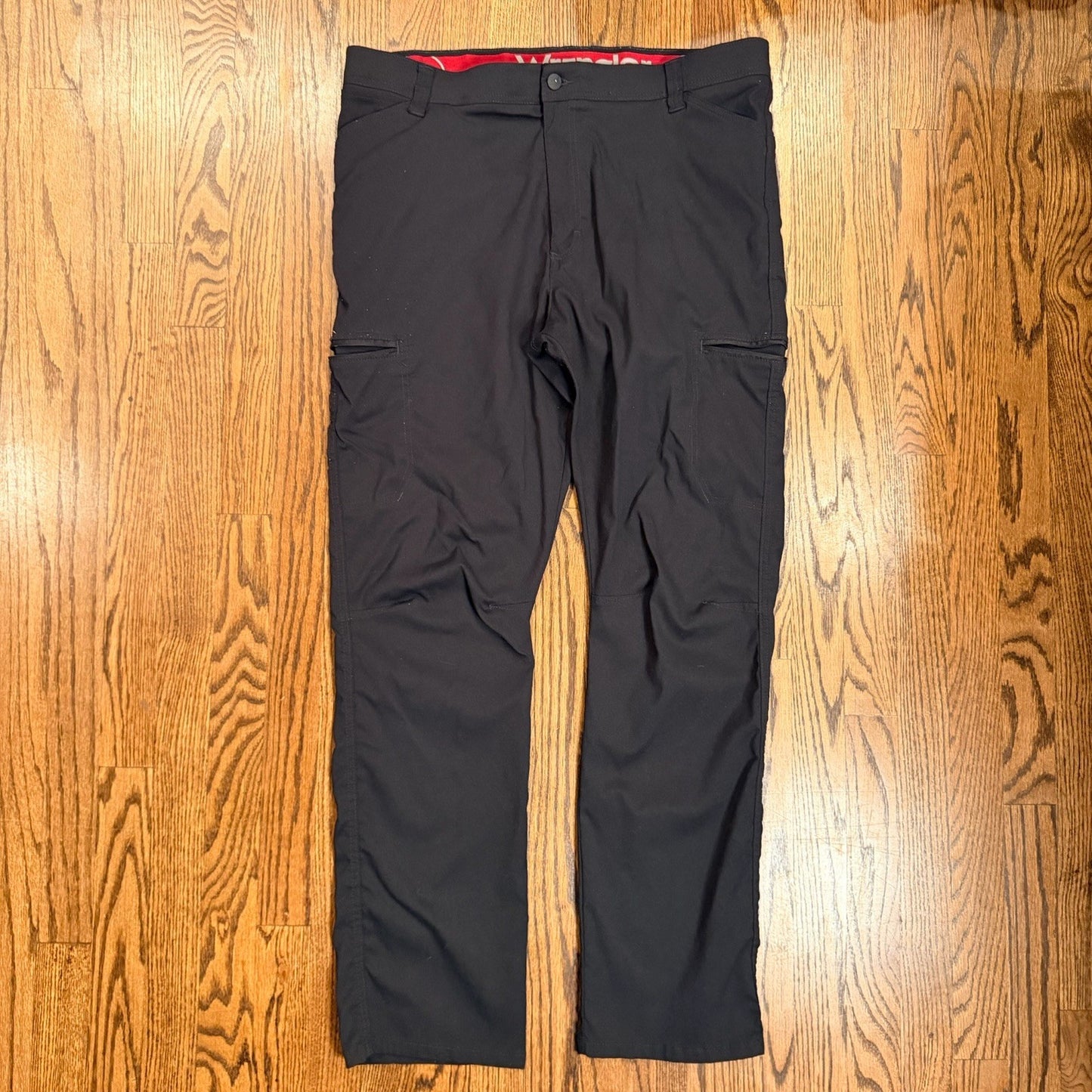 Wrangler Pants Men's 33x30 Black Flex Waist Cargo Hiking Straight 10NW788NB