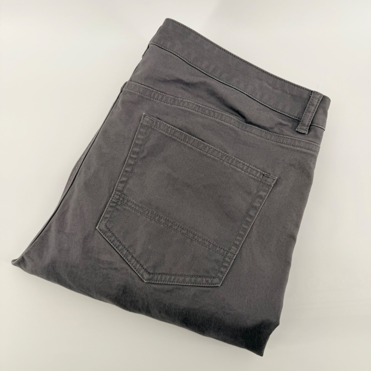 UNTUCKit Straight Fit 5-Pocket Pants Gray Stretch Cotton Chinos 35x32 Mens