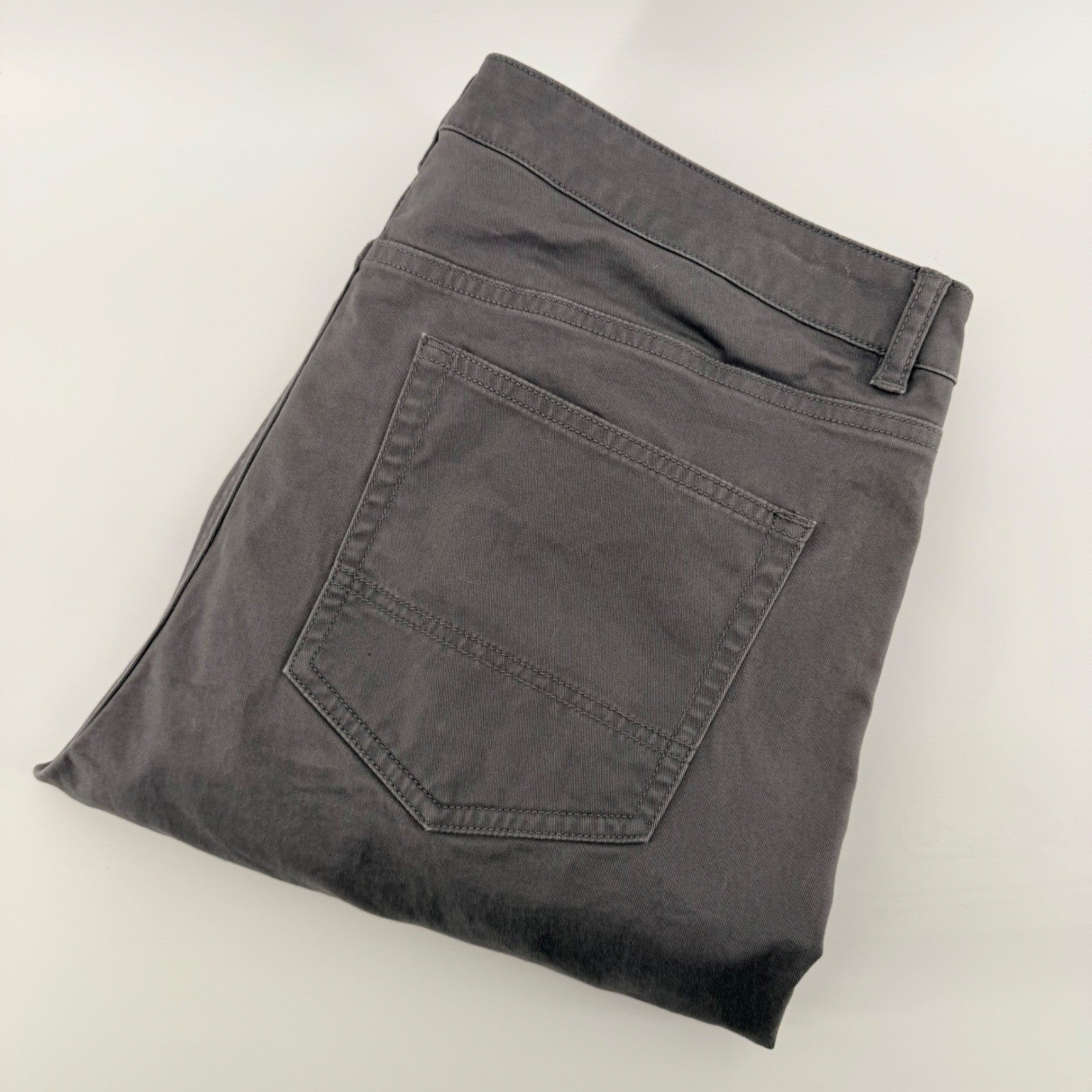 UNTUCKit Straight Fit 5-Pocket Pants Gray Stretch Cotton Chinos 35x32 Mens