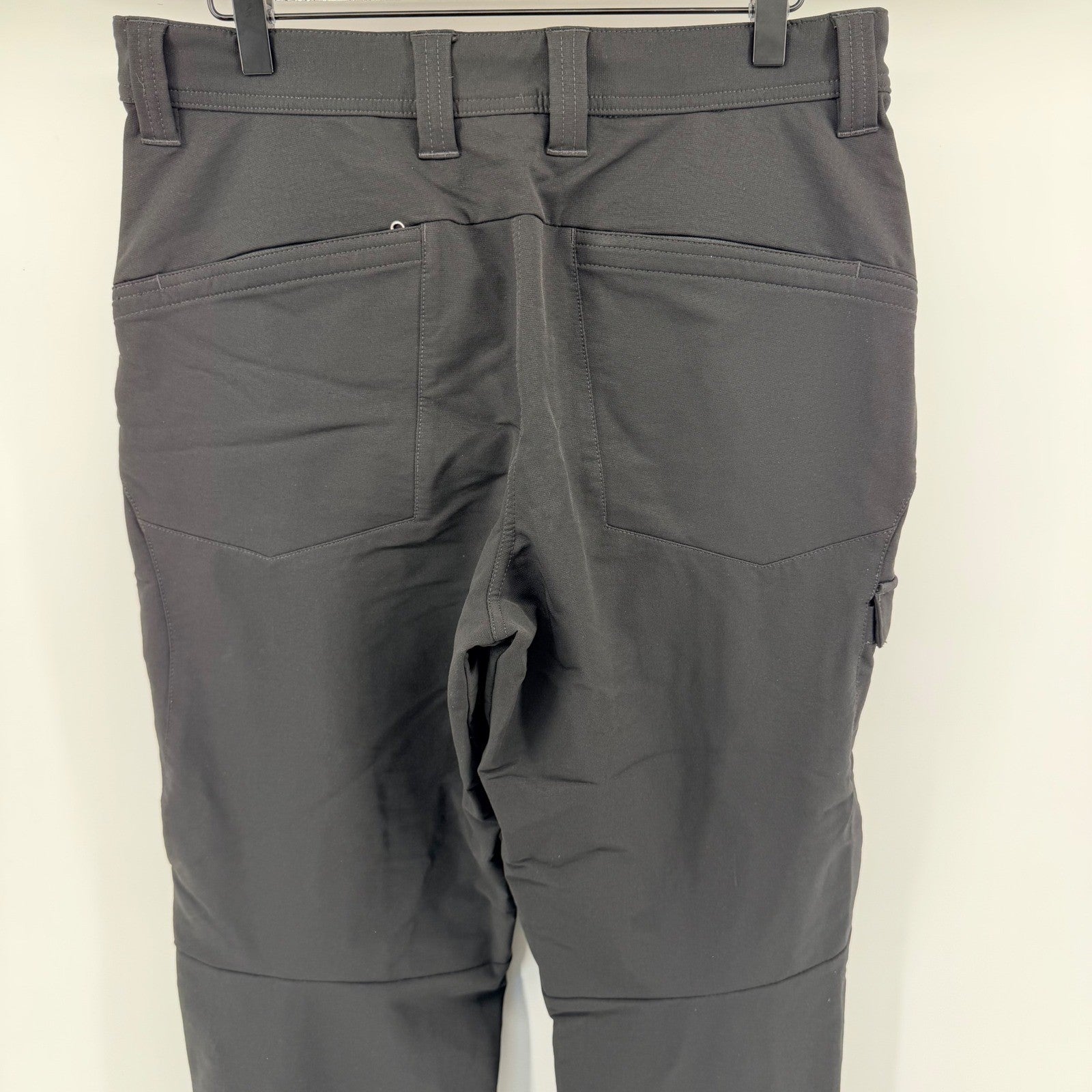 Mountain Hardwear Mens Technical Hiking Cargo Pants Softshell Black 34 Short