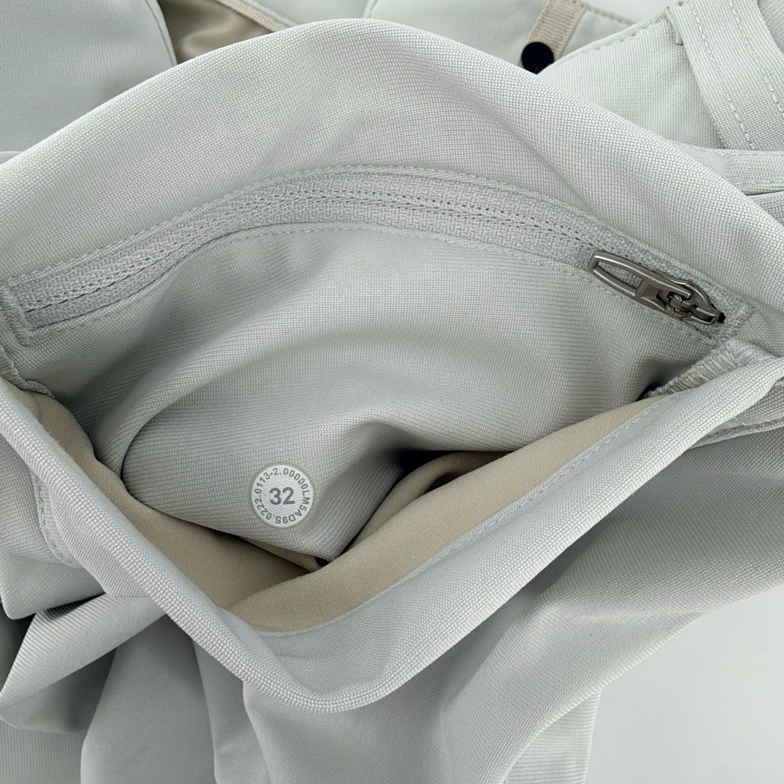 Lululemon Commission Pant Classic Fit 32 Grey Warpstreme Performance Golf Chino