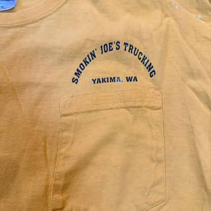 Vintage Smokin Joes Trucking Yakima WA Pocket T-Shirt XL Yellow Sleeve Graphic