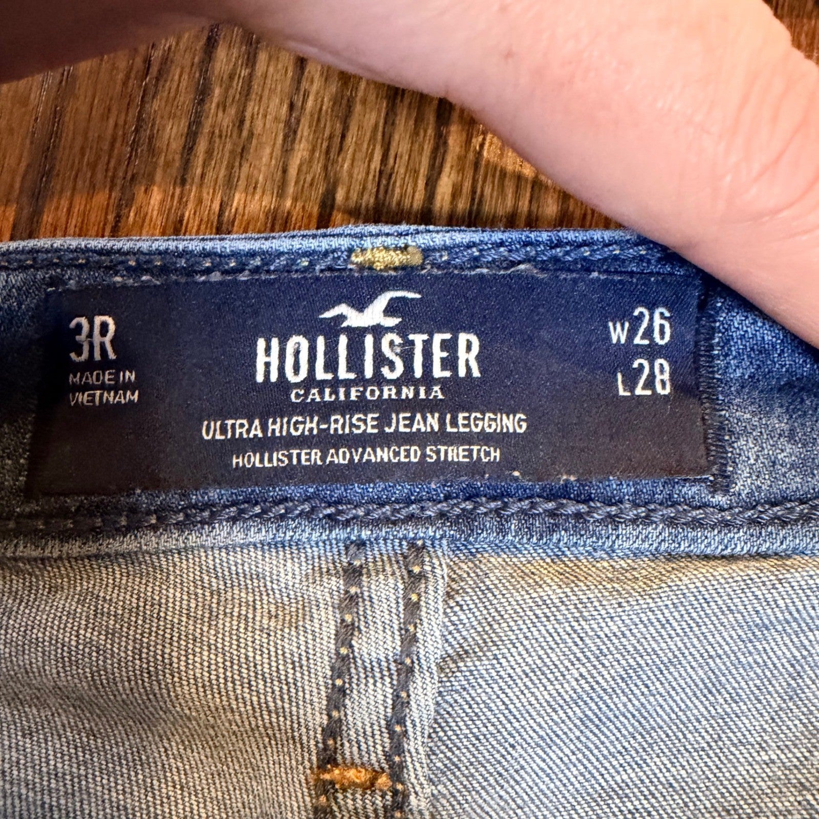 Hollister Ultra High-Rise Jean Legging Distressed Ripped Knee 3R W26 Blue