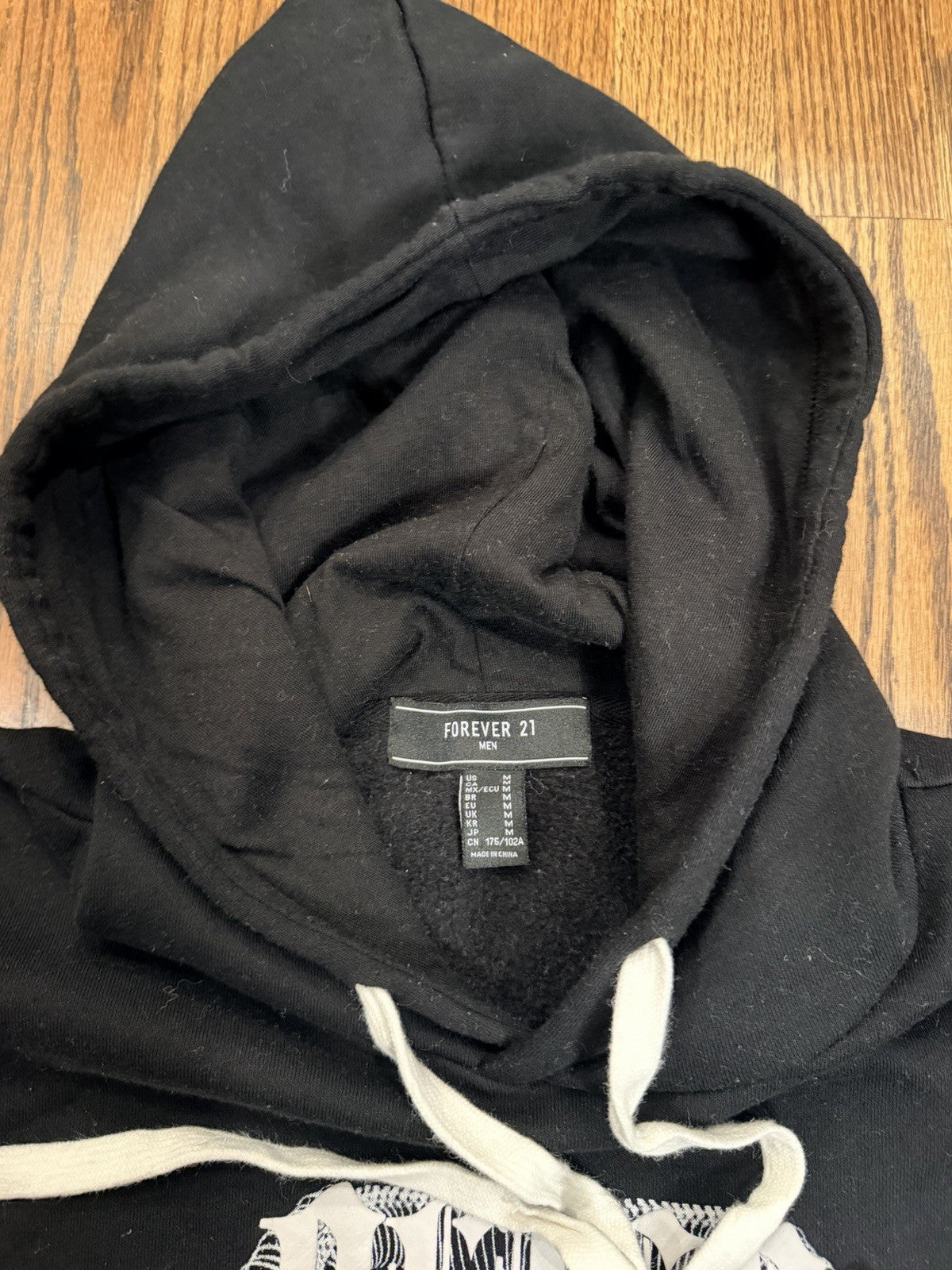 Forever 21 Men's Size M Black Hoodie With Snake & Spinal Design Excellent