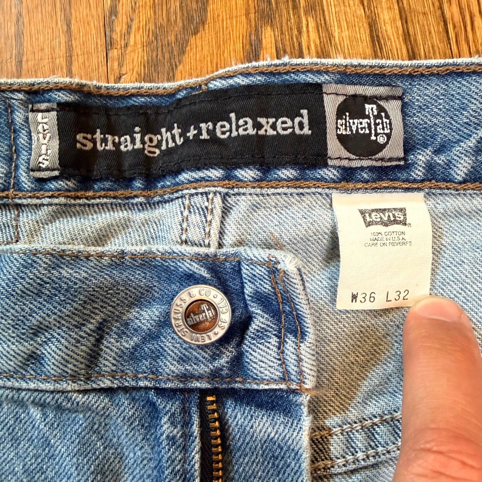 Levi SilverTab Straight Relaxed Jeans Vintage 1998 Made in USA 36x32 Light Wash
