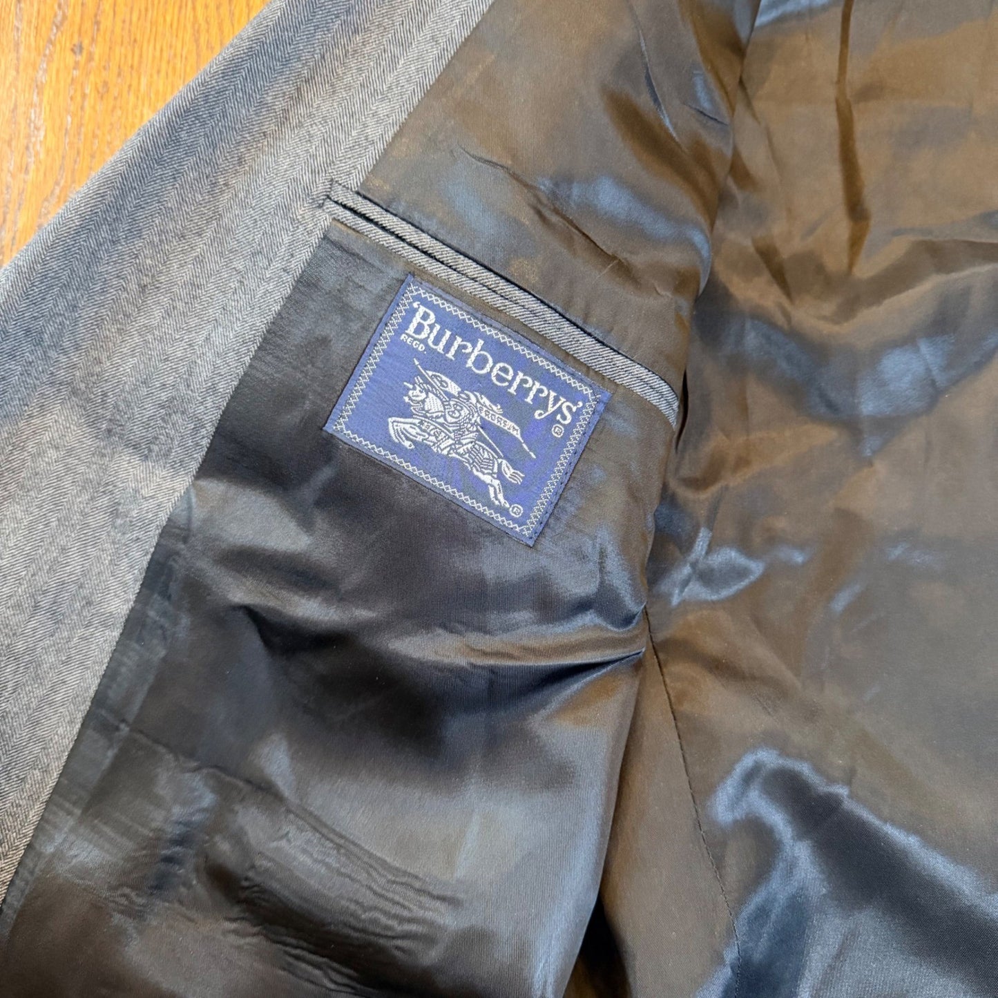Burberrys Vintage Herringbone Wool Blazer Sport Coat Gray Mens L Preppy