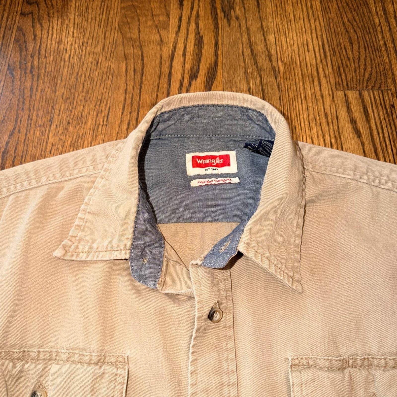 Wrangler Flex for Comfort Button Down Shirt Khaki Tan Large Mens Long Sleeve