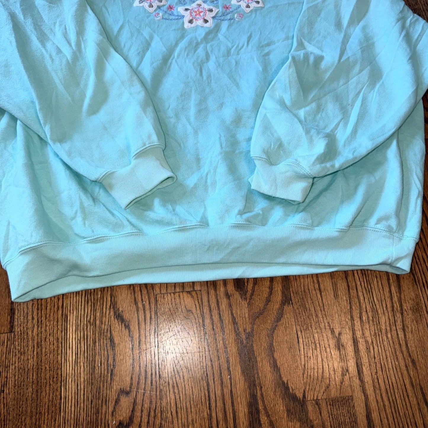 Bold Spirit Woman Vintage Embroidered Floral Sweatshirt 2X Aqua Blue Grandma