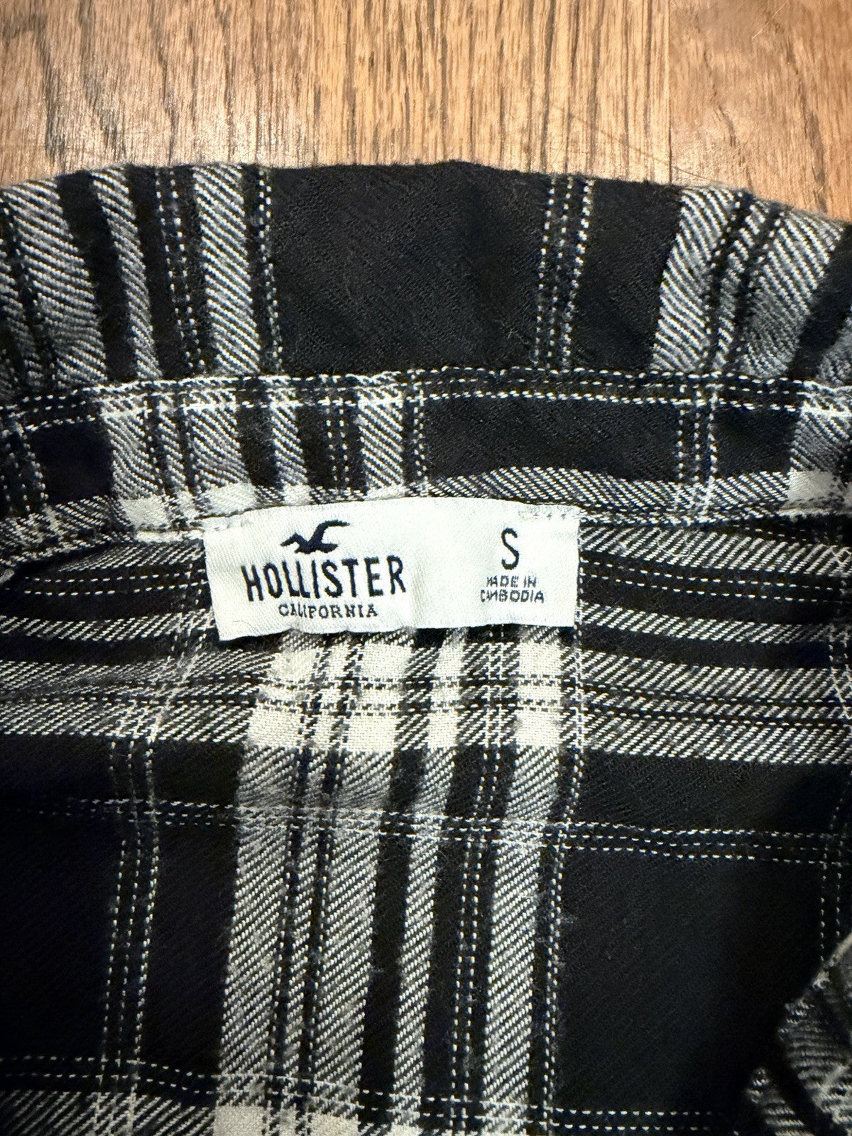 Women’s Hollister Boyfriend Fit White & Black Plaid Button Up Shirt! Sz - S!