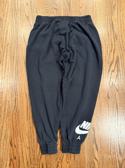 Nike Women’s Joggers Black L | Zip Pockets | Nike Air Logo | 26” Inseam