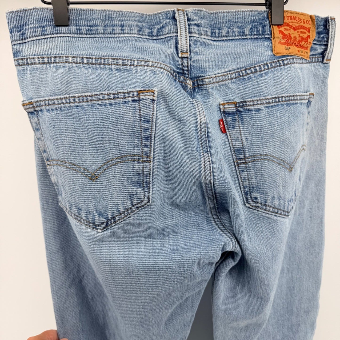 Levis 501 Original Fit Straight Leg Button Fly Jeans 36x31 Light Wash Blue
