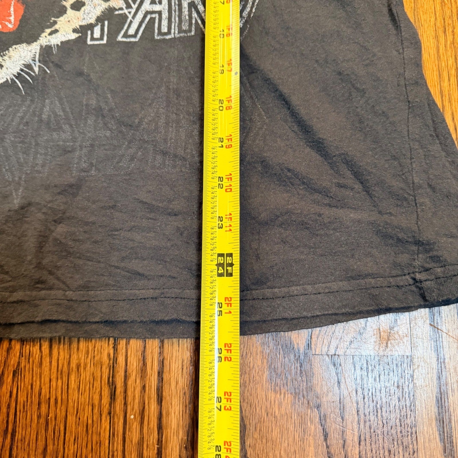 Def Leppard Graphic Band T-Shirt Leopard Rock Logo Size Large Black